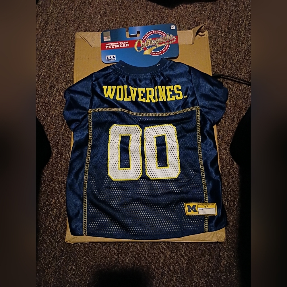 NWT Pet Dog Sz Medium Michigan Wolverine Jersey Collegiate Official Team Petwear